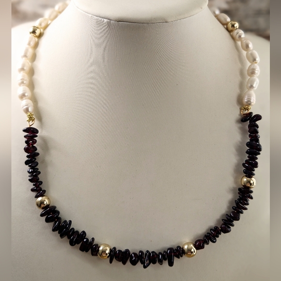 Natural Garnet Chip Beads & Freshwater Pearl Necklace - Picture 4 of 8